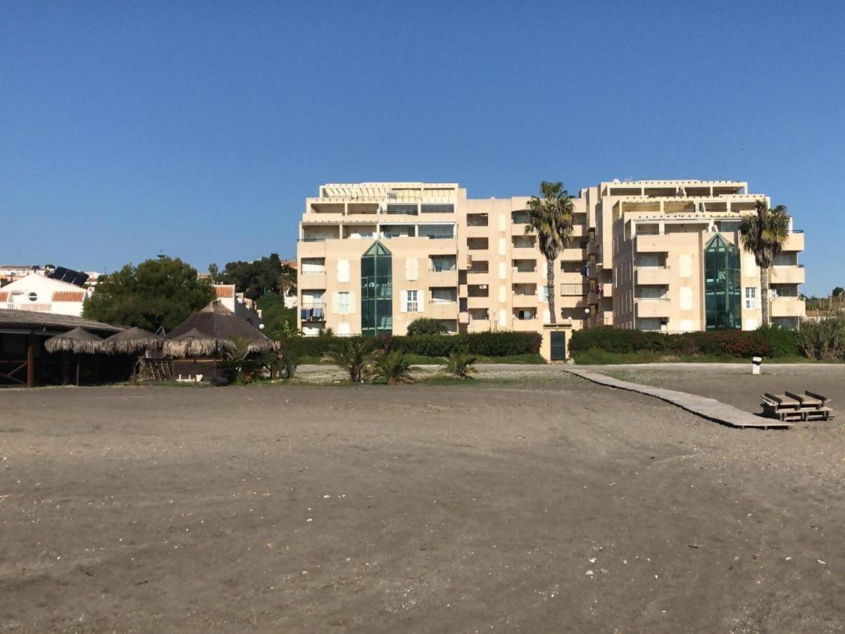 Espectacular Residencial En 1A Linea Con Piscina Daire Benajarafe Dış mekan fotoğraf