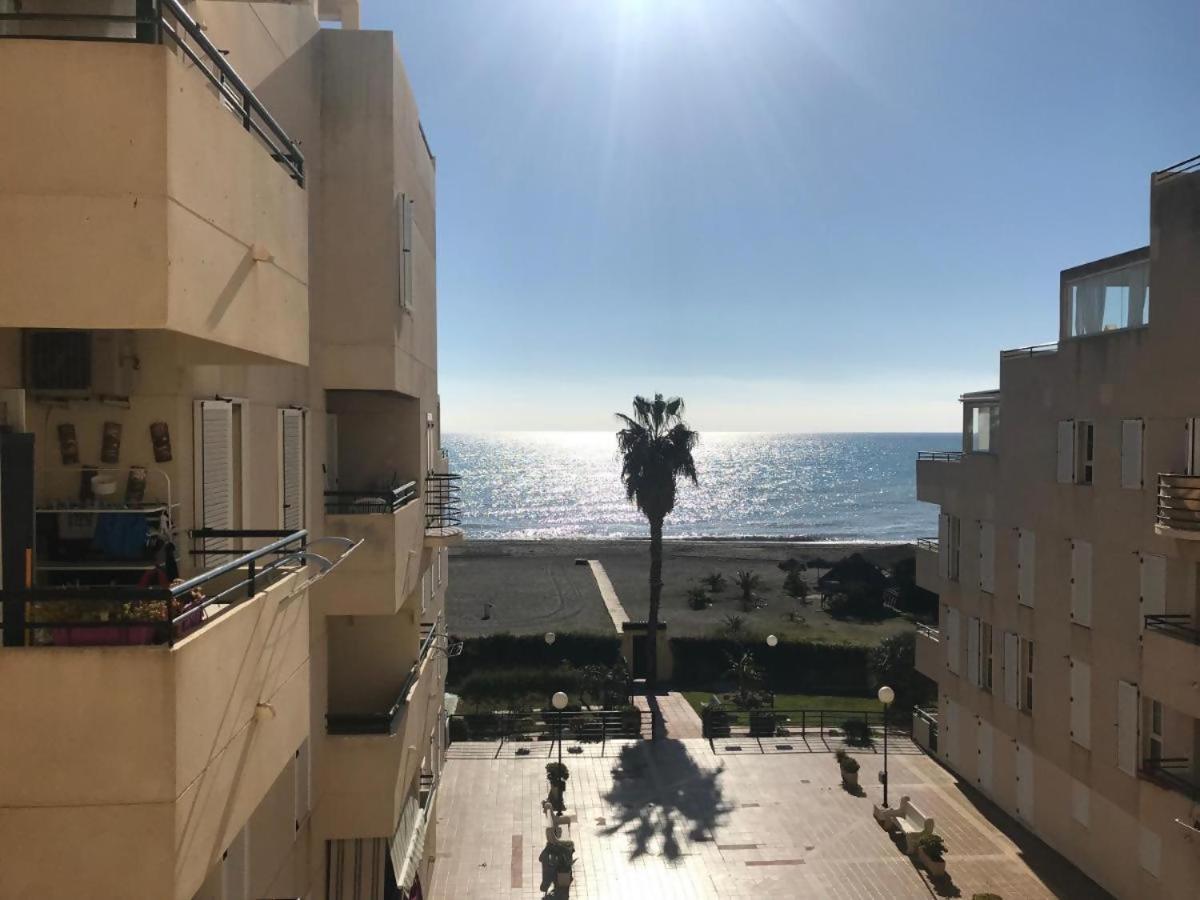 Espectacular Residencial En 1A Linea Con Piscina Daire Benajarafe Dış mekan fotoğraf
