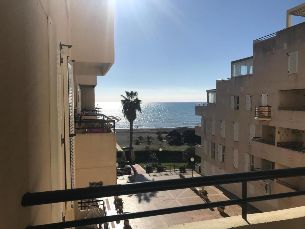 Espectacular Residencial En 1A Linea Con Piscina Daire Benajarafe Dış mekan fotoğraf
