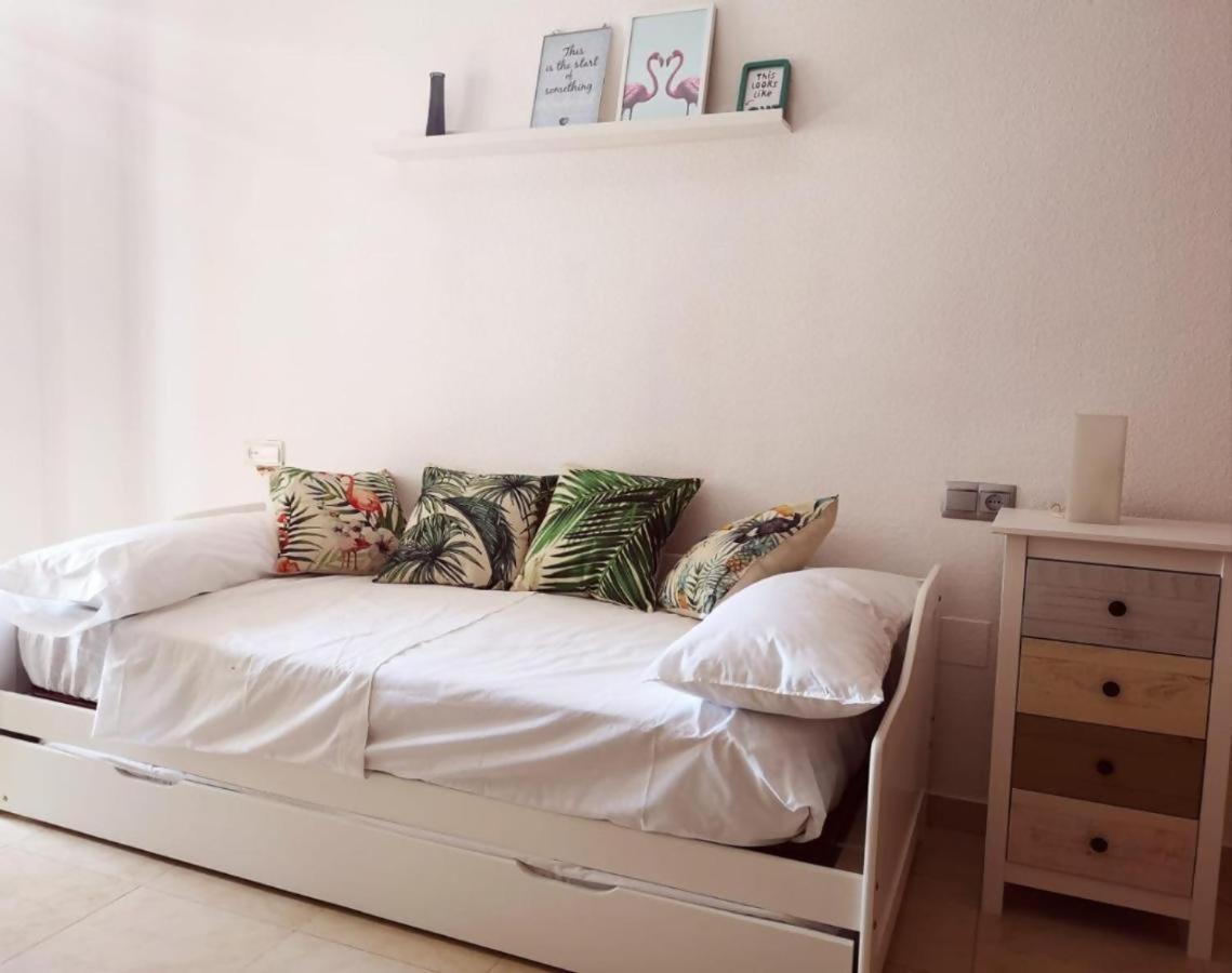 Espectacular Residencial En 1A Linea Con Piscina Daire Benajarafe Dış mekan fotoğraf